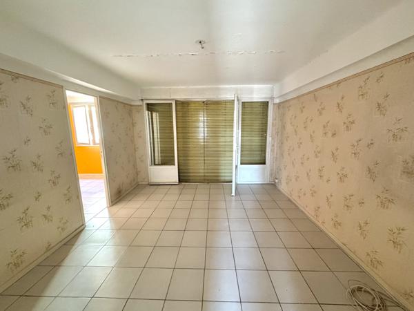 Marseille (13006) Appartement T3/T4 à rénover