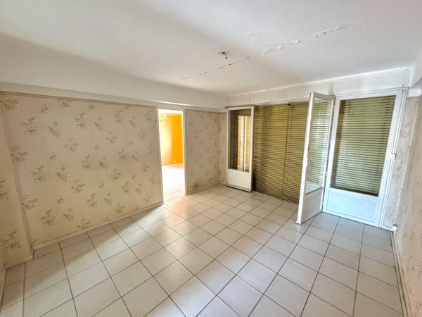 Marseille (13006) Appartement T3/T4 à rénover