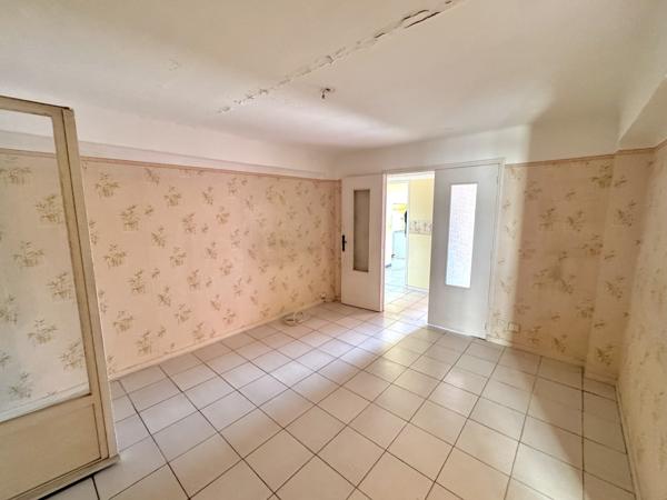 Marseille (13006) Appartement T3/T4 à rénover