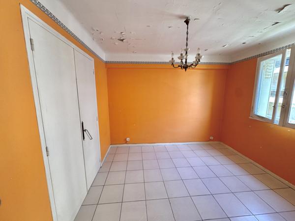 Marseille (13006) Appartement T3/T4 à rénover