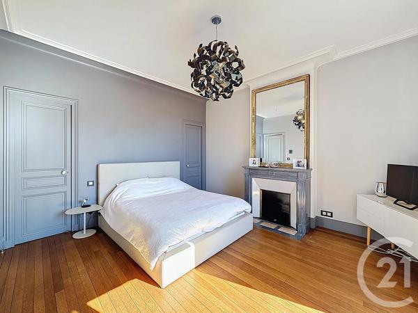 Maison à vendre  10 pièces - 274 m 2   FONTAINEBLEAU  - 77
