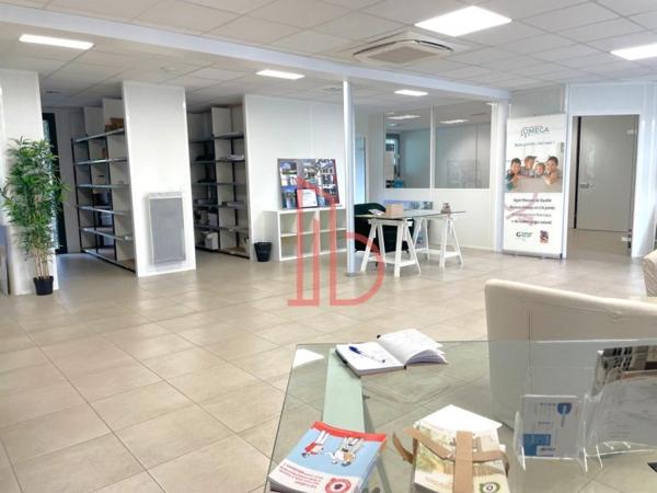 Bureau de 430 m² à louer à Bordeaux Lac - Bruges