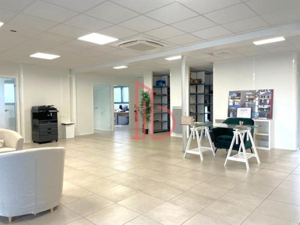 Bureau de 430 m² à louer à Bordeaux Lac - Bruges