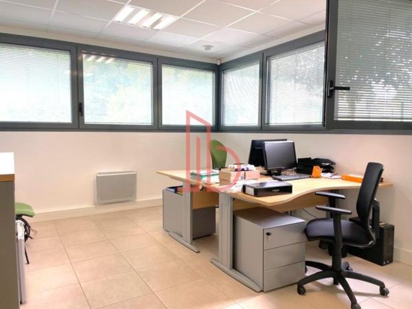 Bureau de 430 m² à louer à Bordeaux Lac - Bruges
