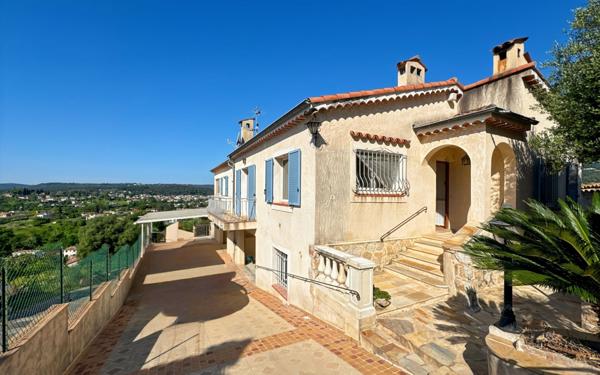 Maison à vendre    5 pièces •  Saint-Paul-de-Vence