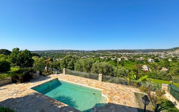 Maison à vendre    5 pièces •  Saint-Paul-de-Vence