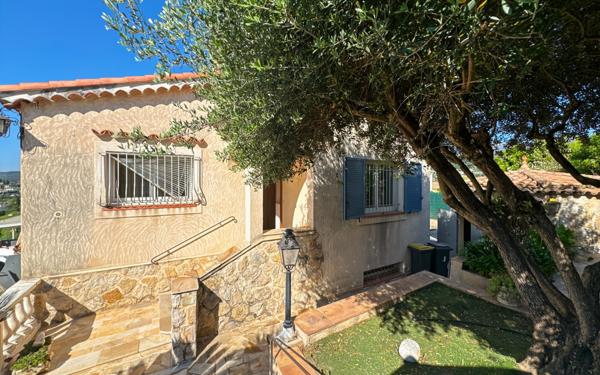 Maison à vendre    5 pièces •  Saint-Paul-de-Vence