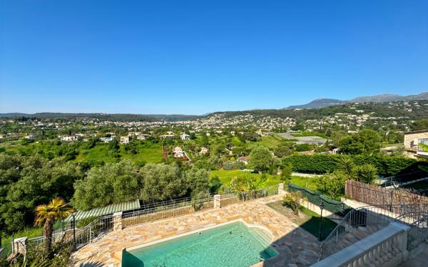 Maison à vendre    5 pièces •  Saint-Paul-de-Vence