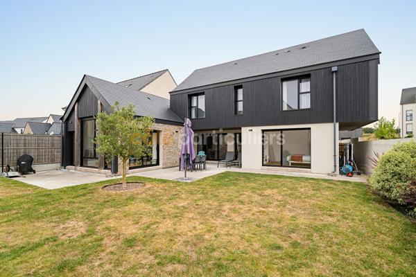 Vente
                Maison195,86 m² - 7 Pièces -
                    SAINT MALO (35400)