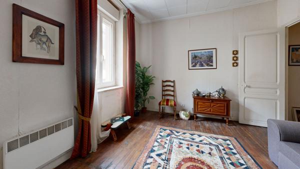 Maison de charme de 100m² au coeur de ville. Emplacement idéal (sans jardin!)