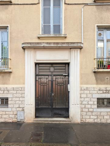 CHALON SUR SAONE (71) Appartement 3 pièces de 76.56 m² avec grand garage et cave !