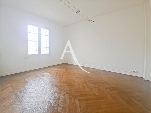 Appartement Cannes 2 pièces 52.11 m² _ A deux pas de la rue d'Antibes _ Style bourgeois _ Ascenseur