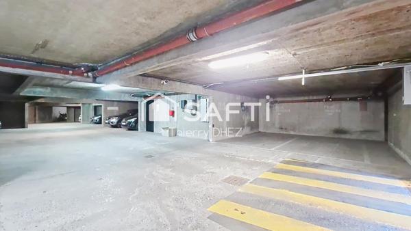 PROCHE CHR - PLACE DE PARKING EN SOUS-SOL 13m² - RÉSIDENCE SÉCURISÉE - POSSIBILITE ACHAT 2è PLACE