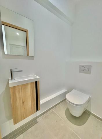 ST RAPHAEL (BOULOURIS) DERNIER ETAGE T3 80m² ROOFTOP 100m² - 600M DE LA MER