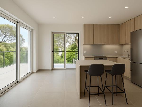 ST RAPHAEL (BOULOURIS) DERNIER ETAGE T3 80m² ROOFTOP 100m² - 600M DE LA MER