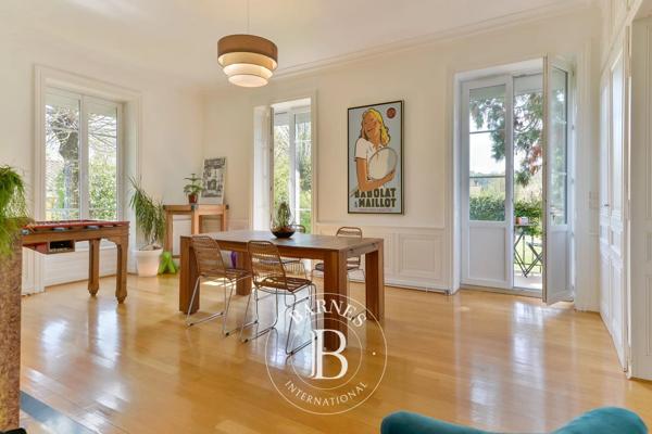 Chessy, Propriété 7 Chambres -  348 m² à vendre