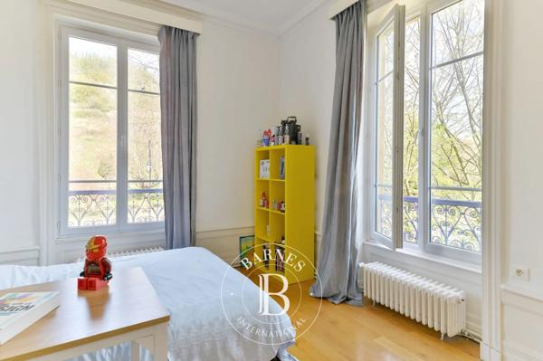 Chessy, Propriété 7 Chambres -  348 m² à vendre