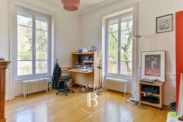 Chessy, Propriété 7 Chambres -  348 m² à vendre