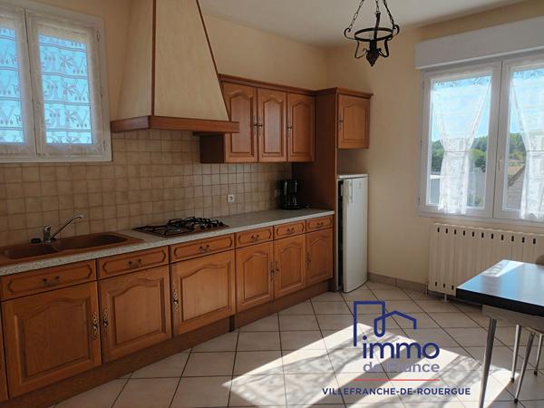 Villeneuve, maison 3 chambres sur 977 m² de terrain proche de toutes commodités à pied