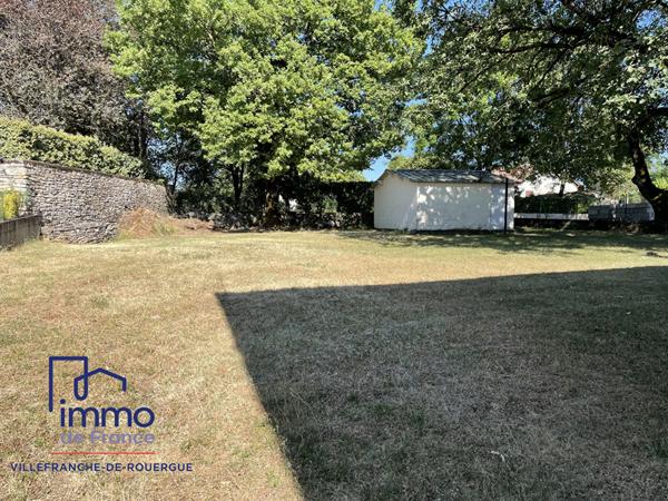 Villeneuve, maison 3 chambres sur 977 m² de terrain proche de toutes commodités à pied