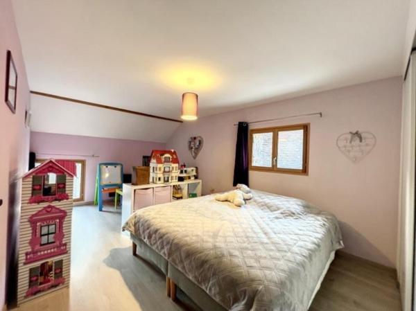 Vaste maison en pierre restaurée en centre ville