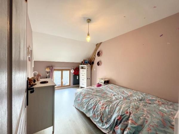 Vaste maison en pierre restaurée en centre ville