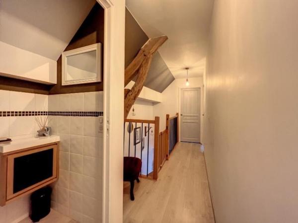 Vaste maison en pierre restaurée en centre ville