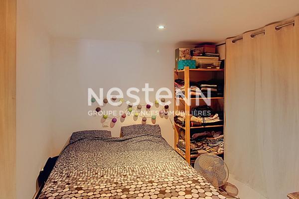 A VENDRE ! Un immeuble rénové de 122 m² avec trois appartements