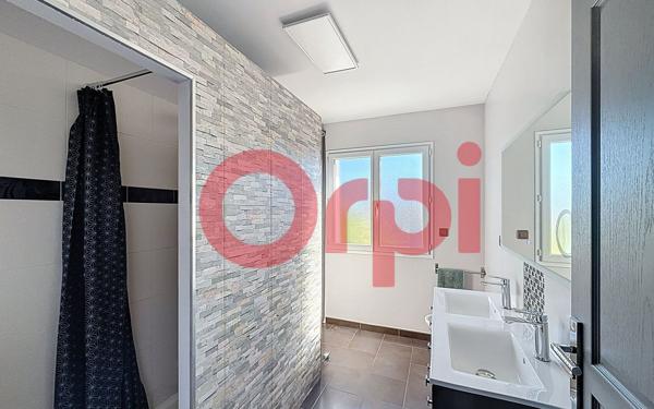 Maison à vendre    5 pièces • 105 m2 Bages