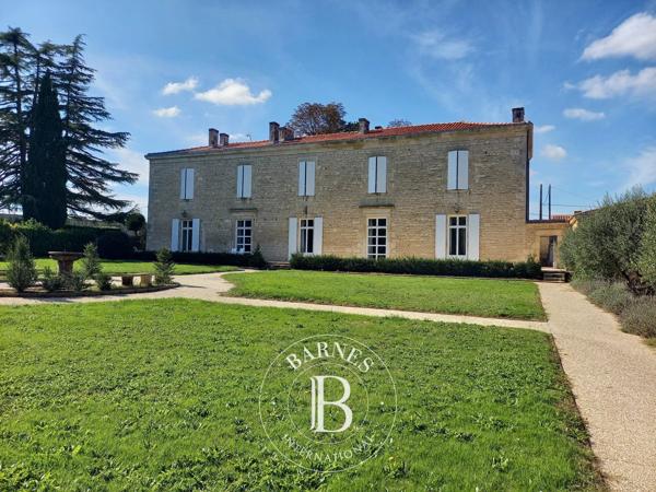 Fontenay-le-Comte, Manoir 7 Chambres -  363 m² à vendre