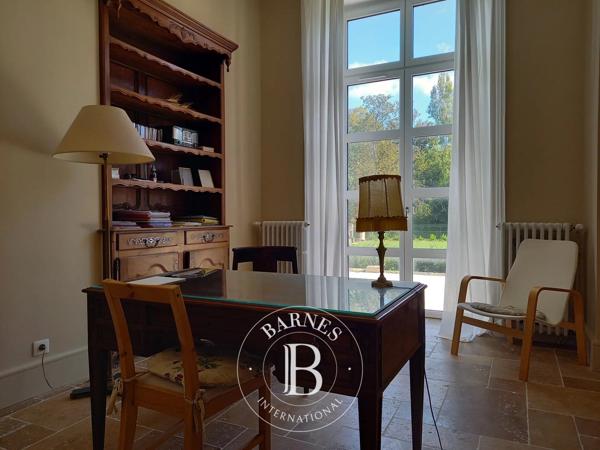 Fontenay-le-Comte, Manoir 7 Chambres -  363 m² à vendre