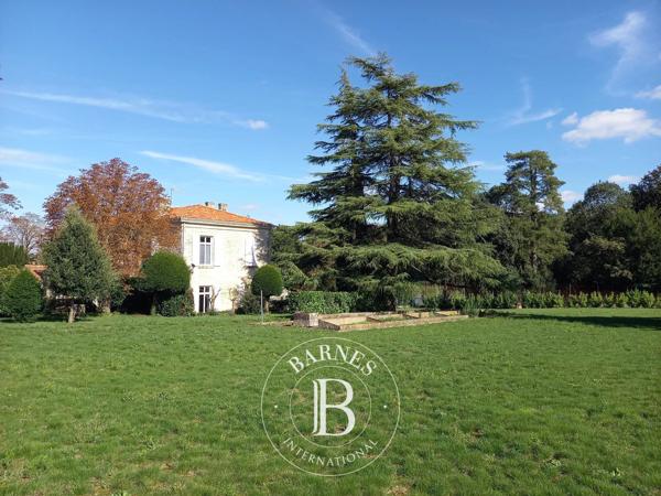 Fontenay-le-Comte, Manoir 7 Chambres -  363 m² à vendre