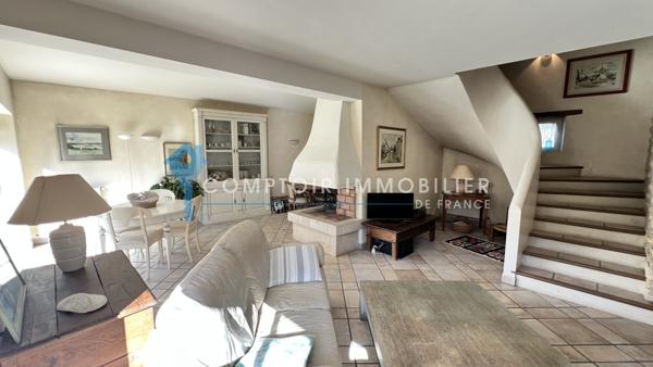 Maison
                                                                                                                                                                                                                                                                                                                        7 pièce(s)                                                                                                                                                                                                          4 chambre(s)                                                                                                                                                                                                          180  m²