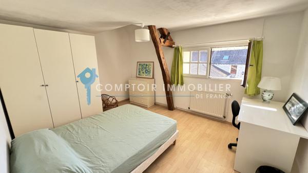 Maison
                                                                                                                                                                                                                                                                                                                        7 pièce(s)                                                                                                                                                                                                          4 chambre(s)                                                                                                                                                                                                          180  m²