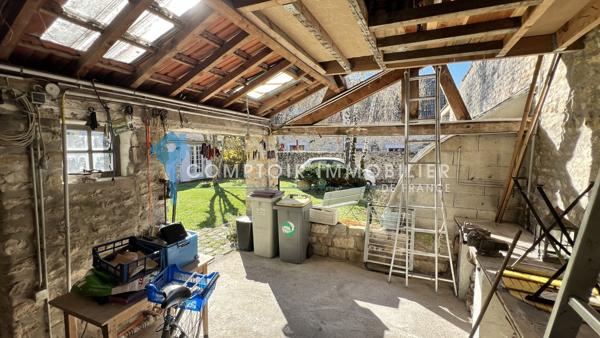 Maison
                                                                                                                                                                                                                                                                                                                        7 pièce(s)                                                                                                                                                                                                          4 chambre(s)                                                                                                                                                                                                          180  m²