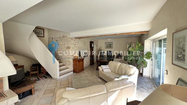 Maison
                                                                                                                                                                                                                                                                                                                        7 pièce(s)                                                                                                                                                                                                          4 chambre(s)                                                                                                                                                                                                          180  m²