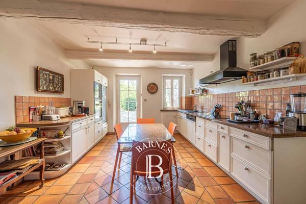 Aix-en-Provence, Propriété 4 Chambres -  304 m² à vendre