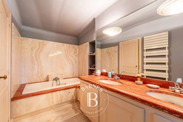 Aix-en-Provence, Propriété 4 Chambres -  304 m² à vendre