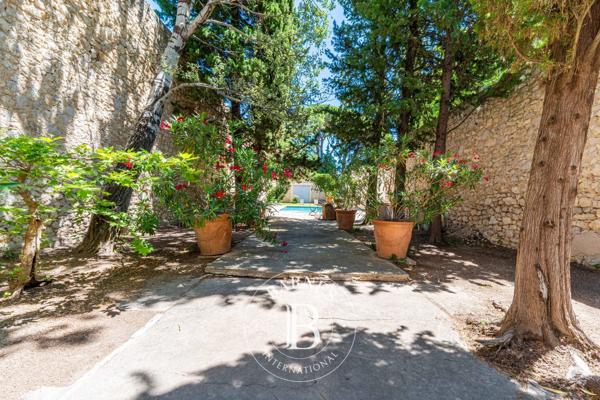 Aix-en-Provence, Propriété 4 Chambres -  304 m² à vendre