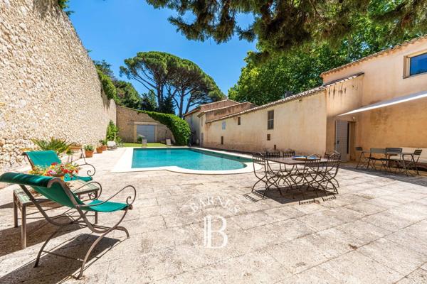 Aix-en-Provence, Propriété 4 Chambres -  304 m² à vendre