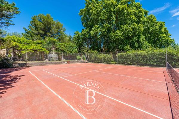 Aix-en-Provence, Propriété 4 Chambres -  304 m² à vendre