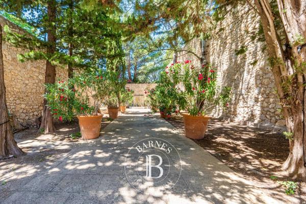 Aix-en-Provence, Propriété 4 Chambres -  304 m² à vendre