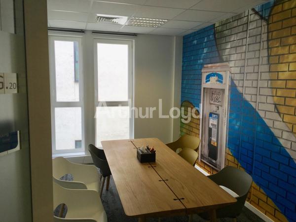 Bureaux à louer à Tourcoing - Plateaux modulables climatisés - Accès sécurisé et parkings