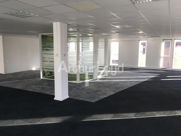 Bureaux à louer à Tourcoing - Plateaux modulables climatisés - Accès sécurisé et parkings