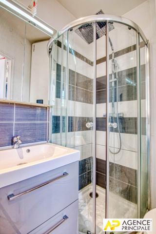 Versailles Notre-Dame Appartement 2 pièces de 23.72 m² carrez situé au 2ème étage avec cave et grenier €209 000 ** - Référence 27153