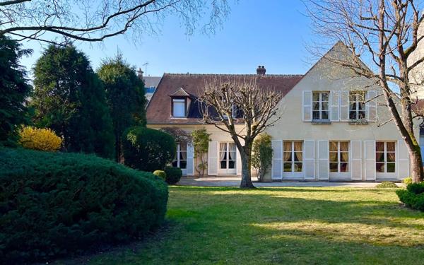 Maison à vendre    7 pièces •  Compiègne