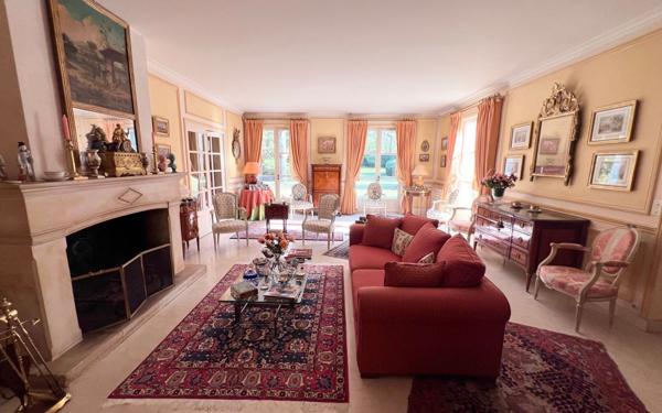 Maison à vendre    7 pièces •  Compiègne