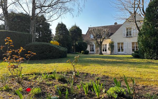 Maison à vendre    7 pièces •  Compiègne