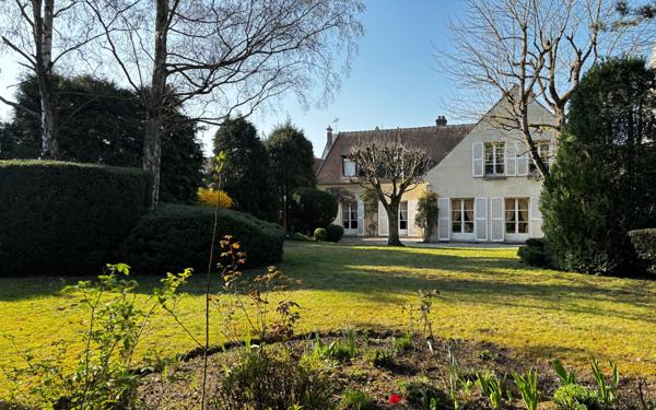 Maison à vendre    7 pièces •  Compiègne