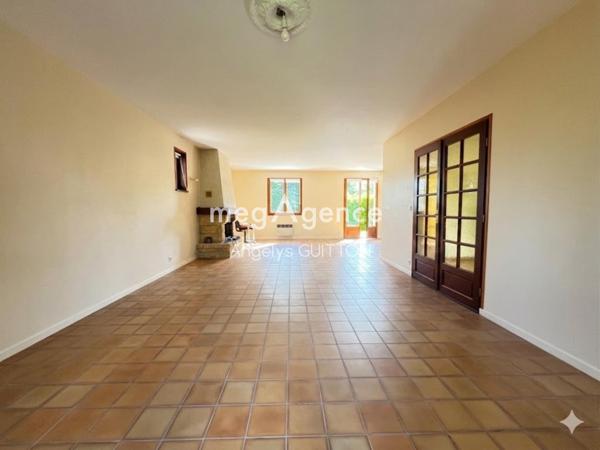 Maison à Beaumont-sur-Sarthe, 72170 - 5 pièces 160m²